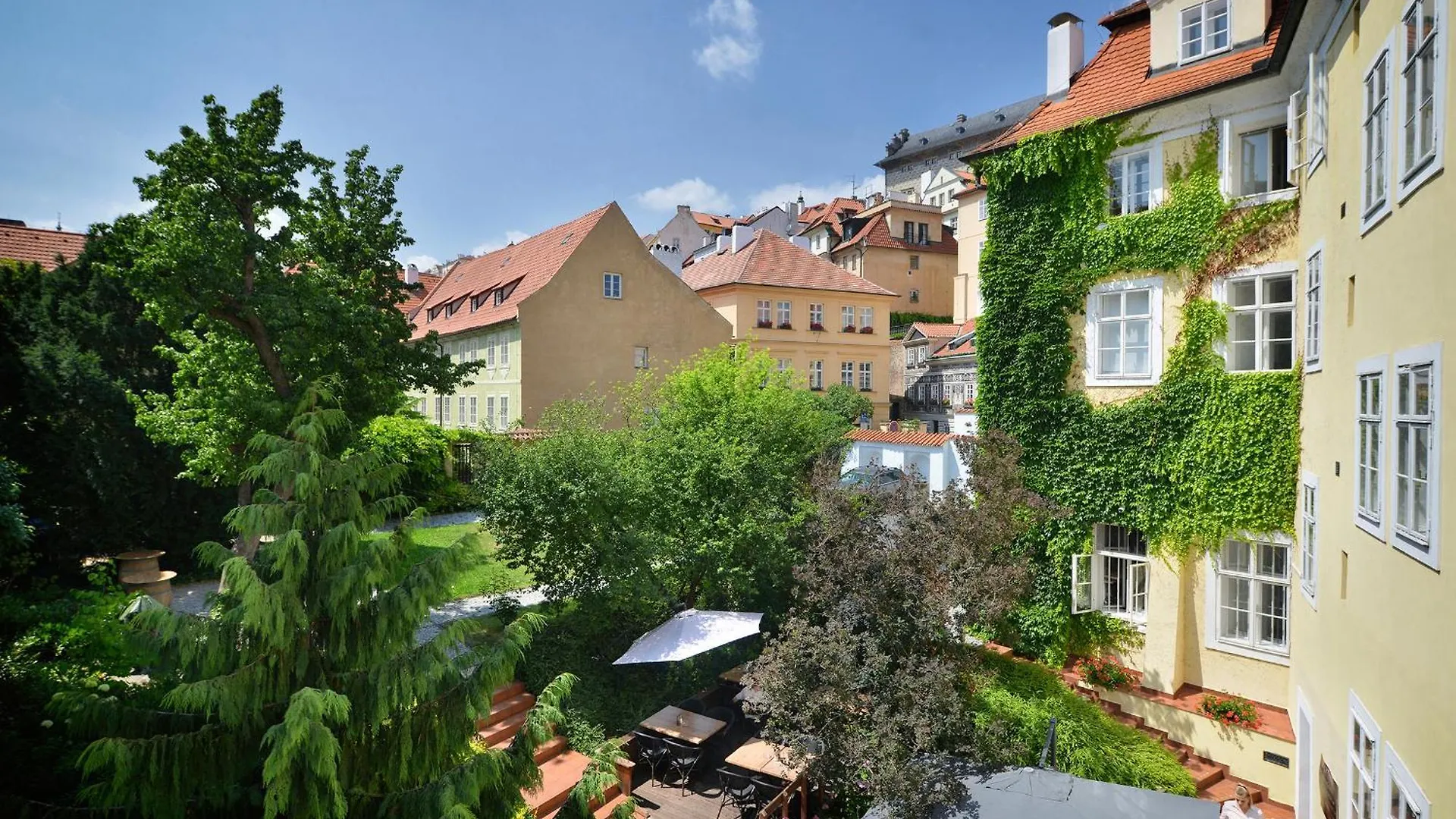 Hotel At The Green Grape Prag 4*,  Tjekkiet