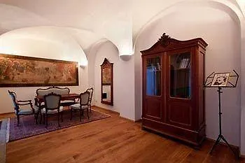 Hotel At The Green Grape Prag