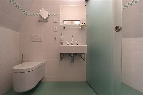 Hotel At The Green Grape Prag