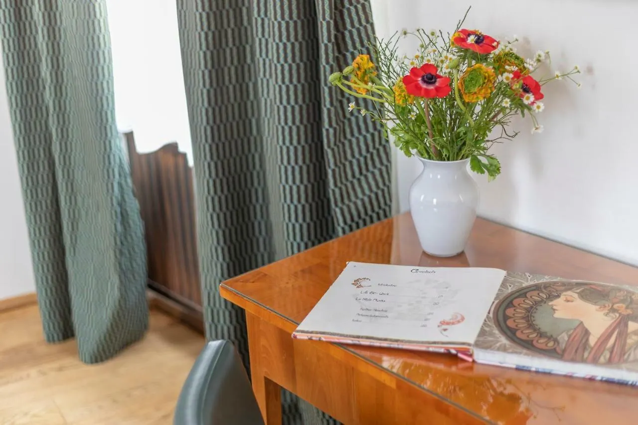 Hotel At The Green Grape Prag
